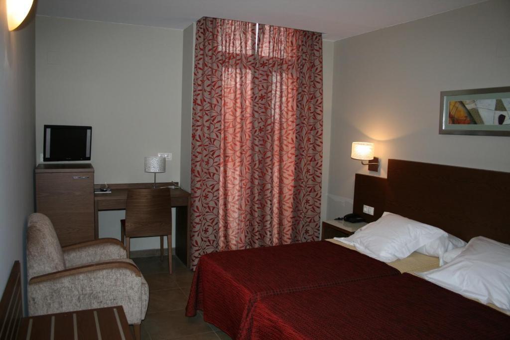 Hotel Ciutat De Carlet Ruang foto